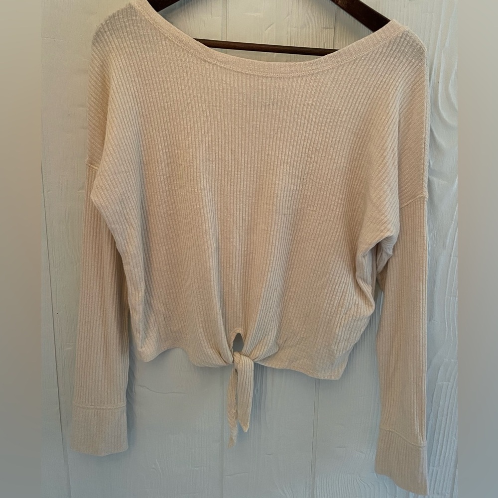 Abercrombie & Fitch Cream Long Sleeved Cropped Sweater Extra Small